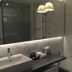 URSO Hotel, Madrid: marble bathroom