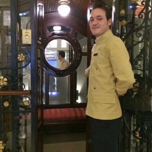 URSO Hotel, Madrid: lift doorman