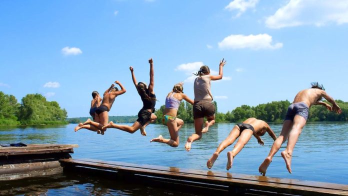 cactus language chirldren jumping into water cactus language chirldren jumping into water