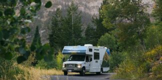 Road trip through Alabama in an RV from £1249pp 1a RV Cruise America