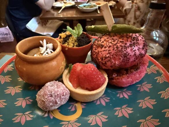 Afternoon tea plate 1