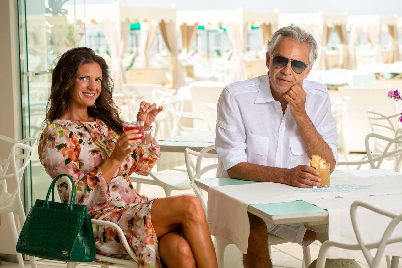 Andrea Bocelli & wife Veronica at their beachclub c Alpemare