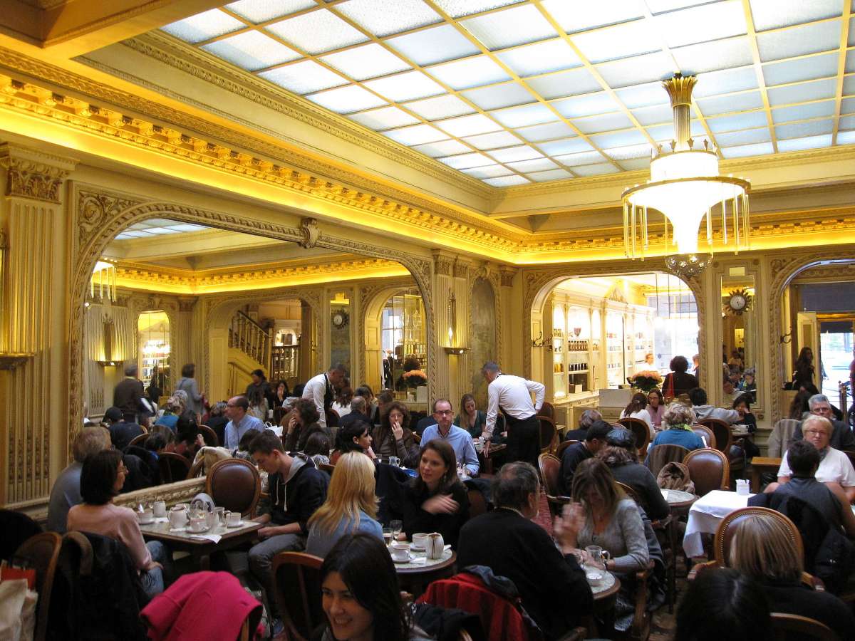 10 Paris bars and cafés only locals know about