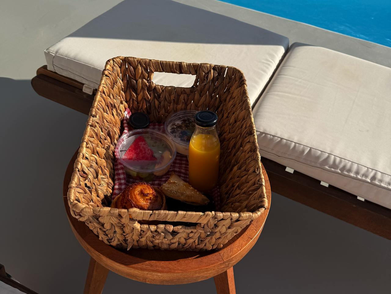 Breakfast at Thimari Lodge is delivered in a basket