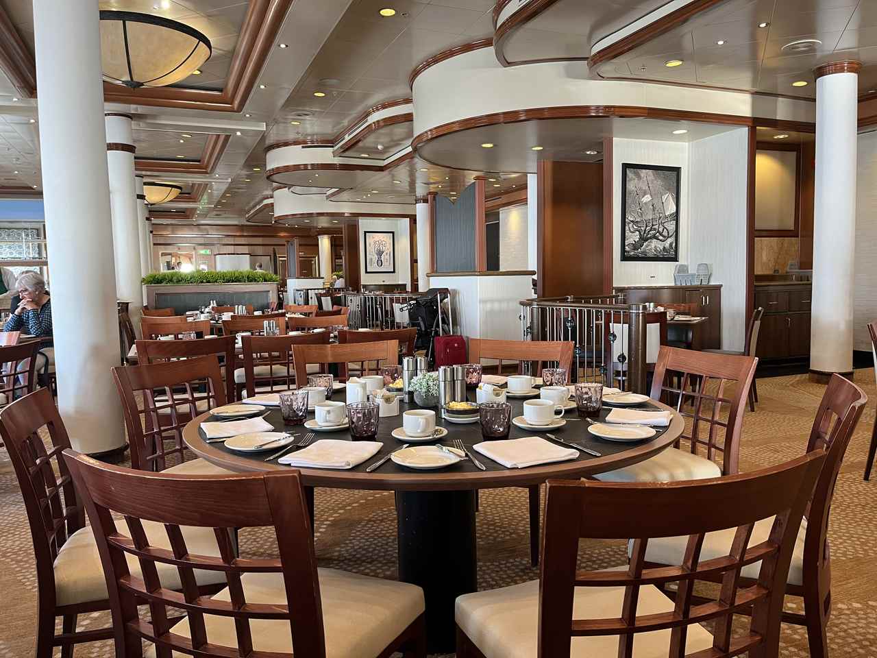 Buckingham Restaurant, Ambassador Ambience