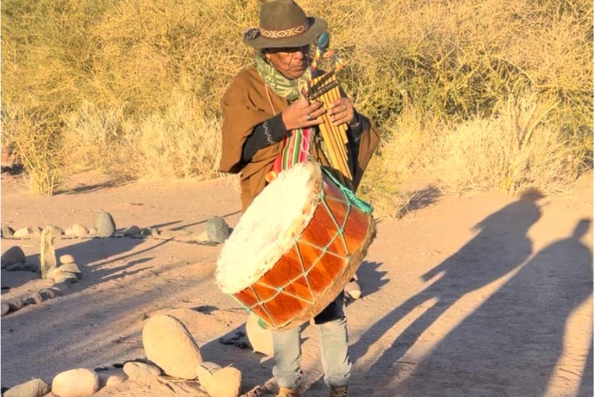Carmelo plays Bombo & Wank'ara: and Zampoña