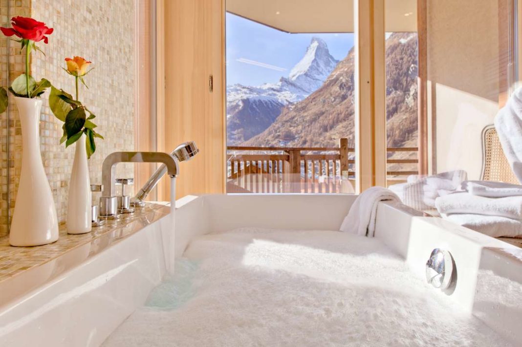 10 sensational hotel baths with a view