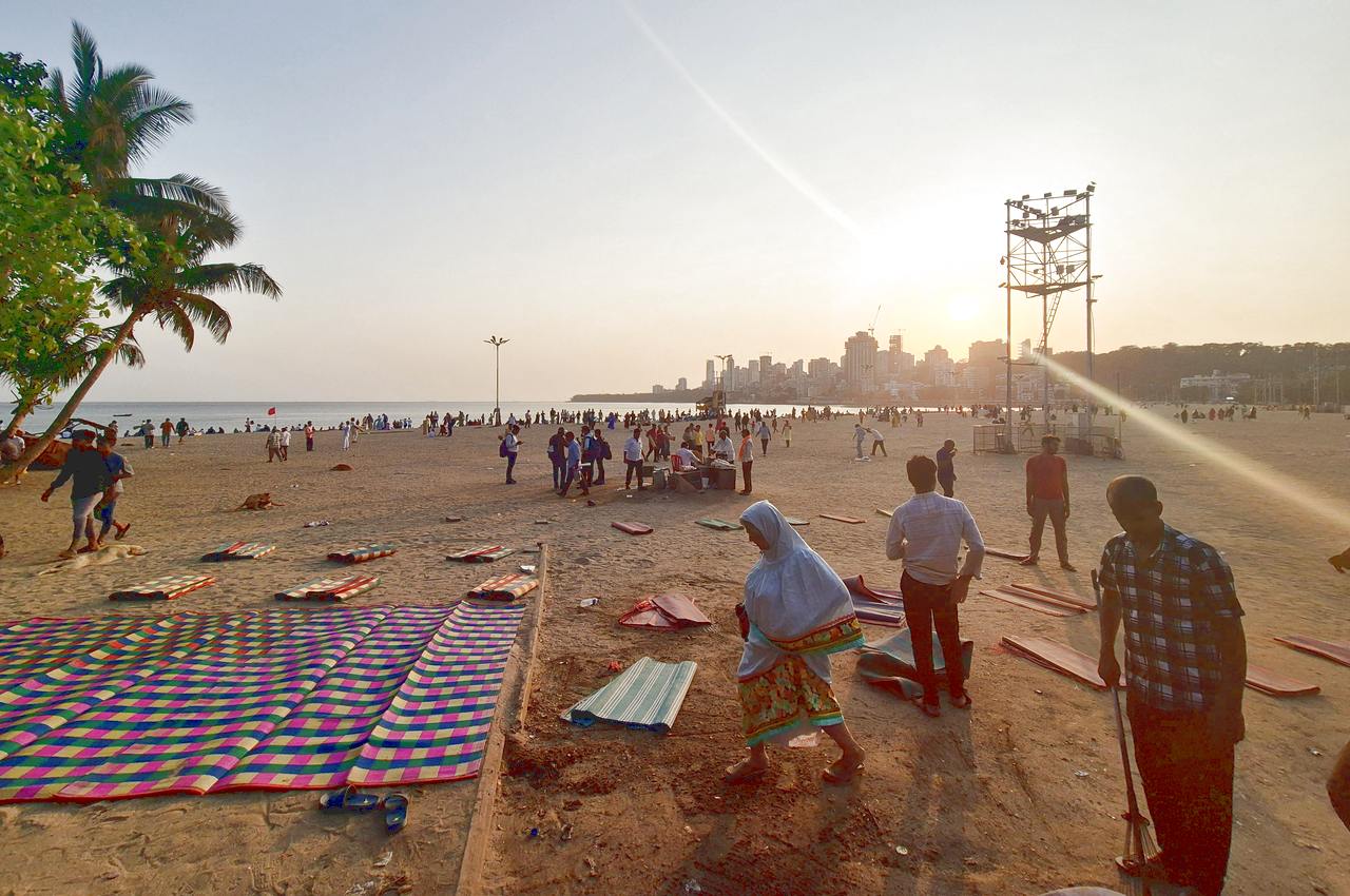 Chowpatty Beach at sunset