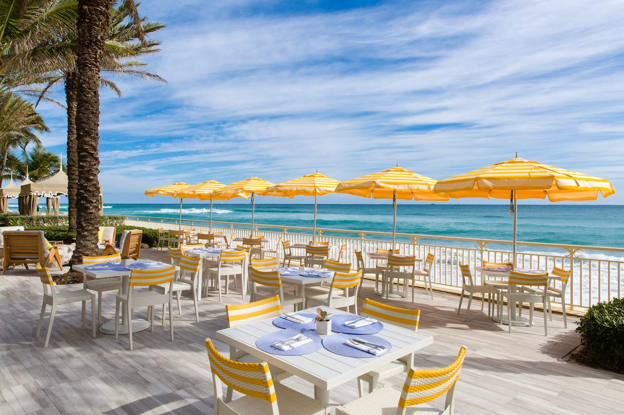 Eau Palm Beach Resort - ocean-front dining at the Breeze