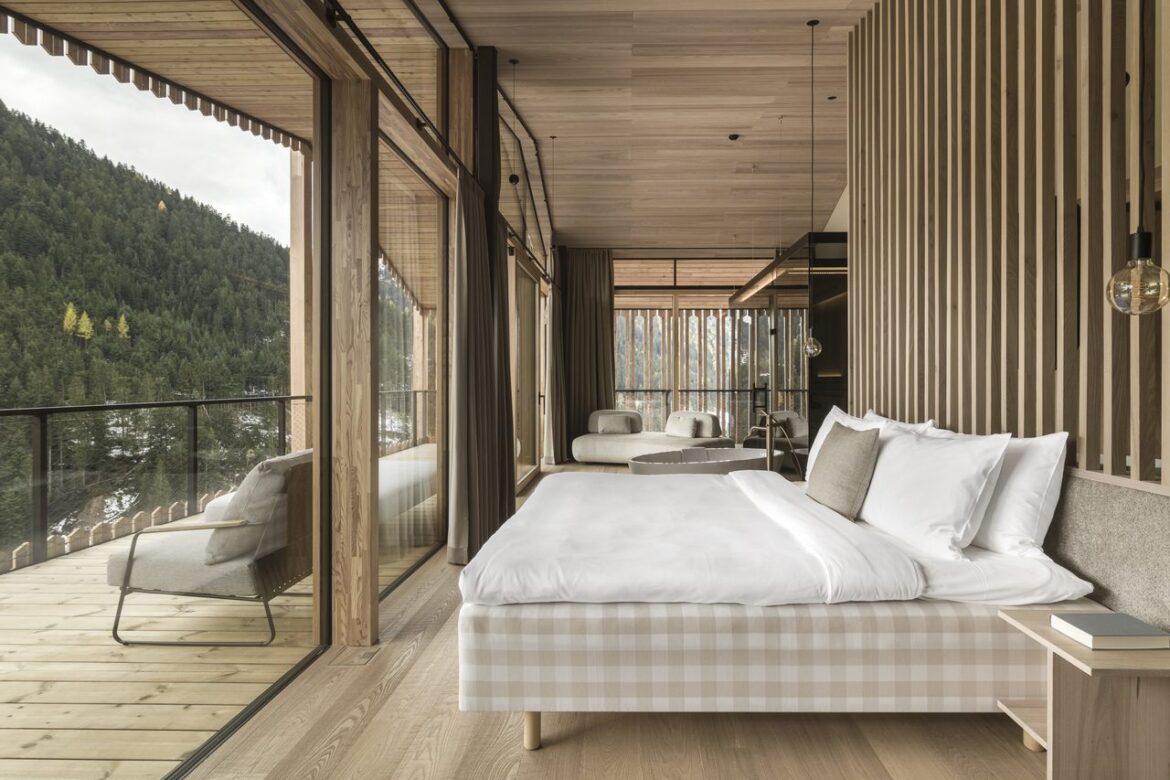 Engel Ayurpura Design Suite view of bed and balcony