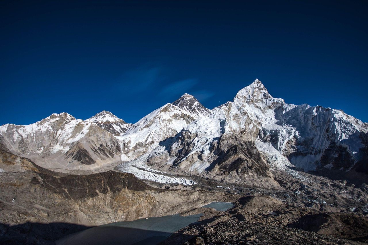 Kala Patthar'dan Everest Dağı'nın görünümü. 