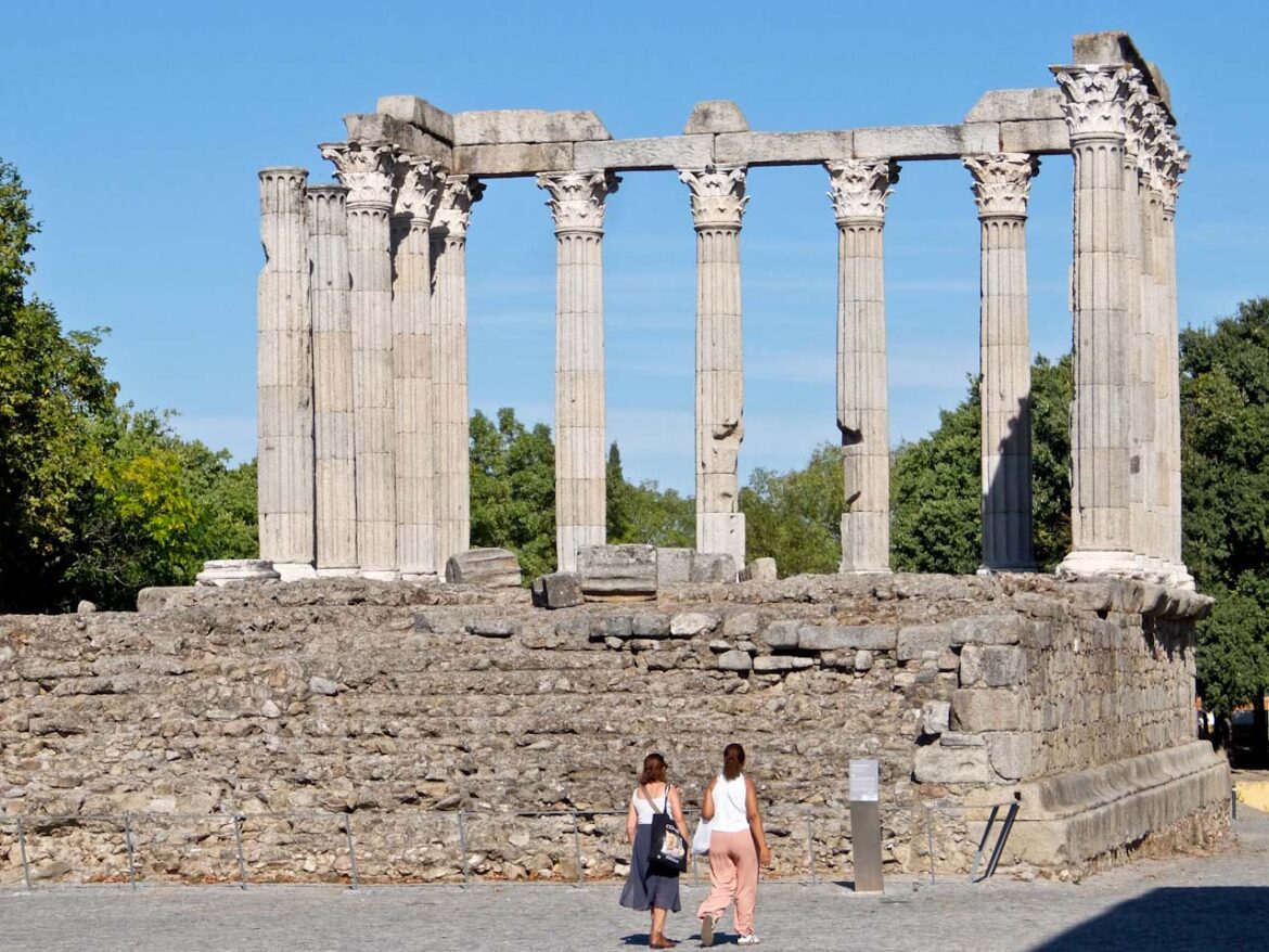 Evora Templo Romano