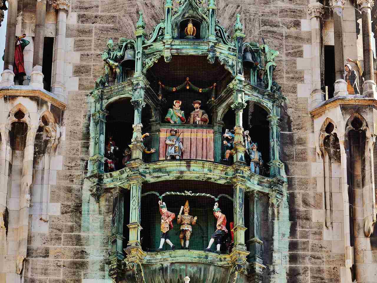 Munich’s world-famous Glockenspiel,