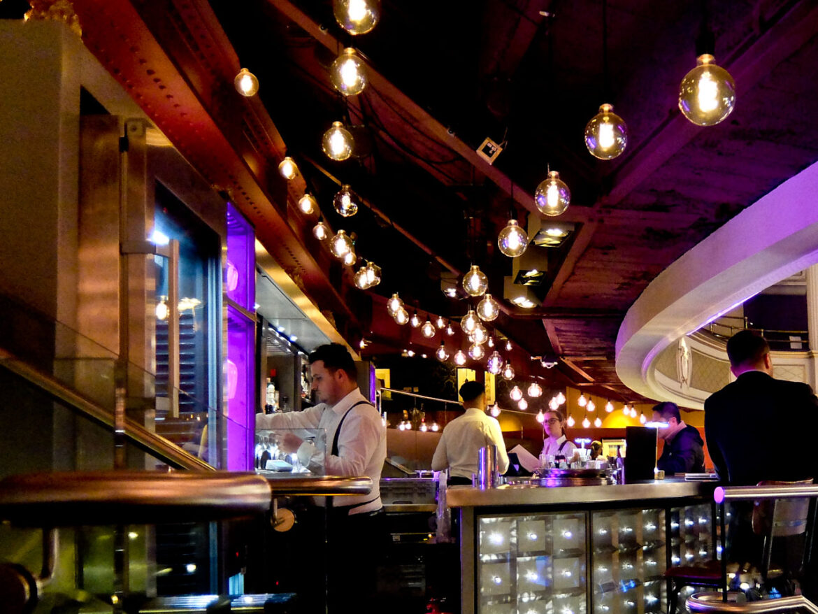 Heliot Steak House Bar