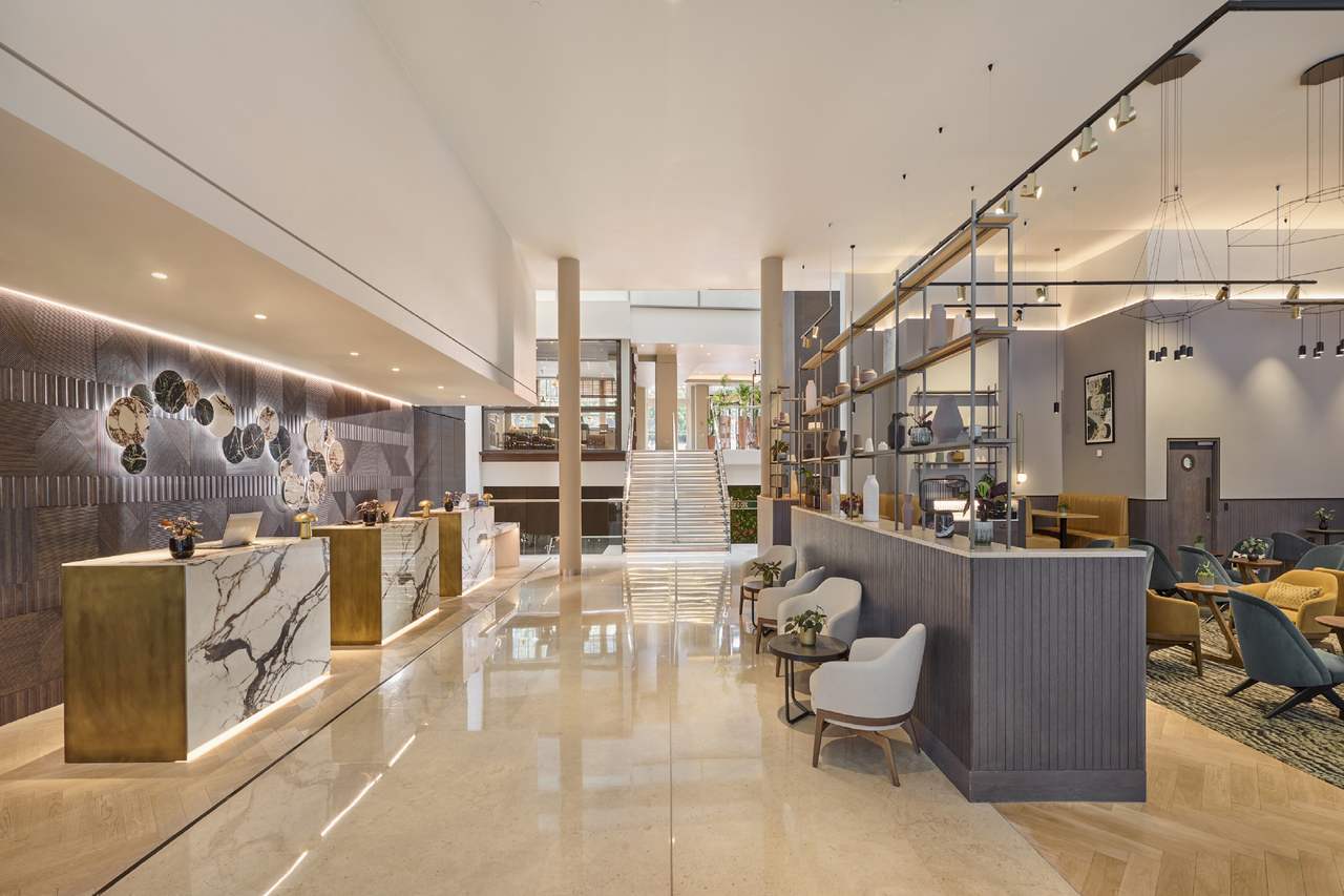 Hyatt-Regency-London-Blackfriars-Lobby