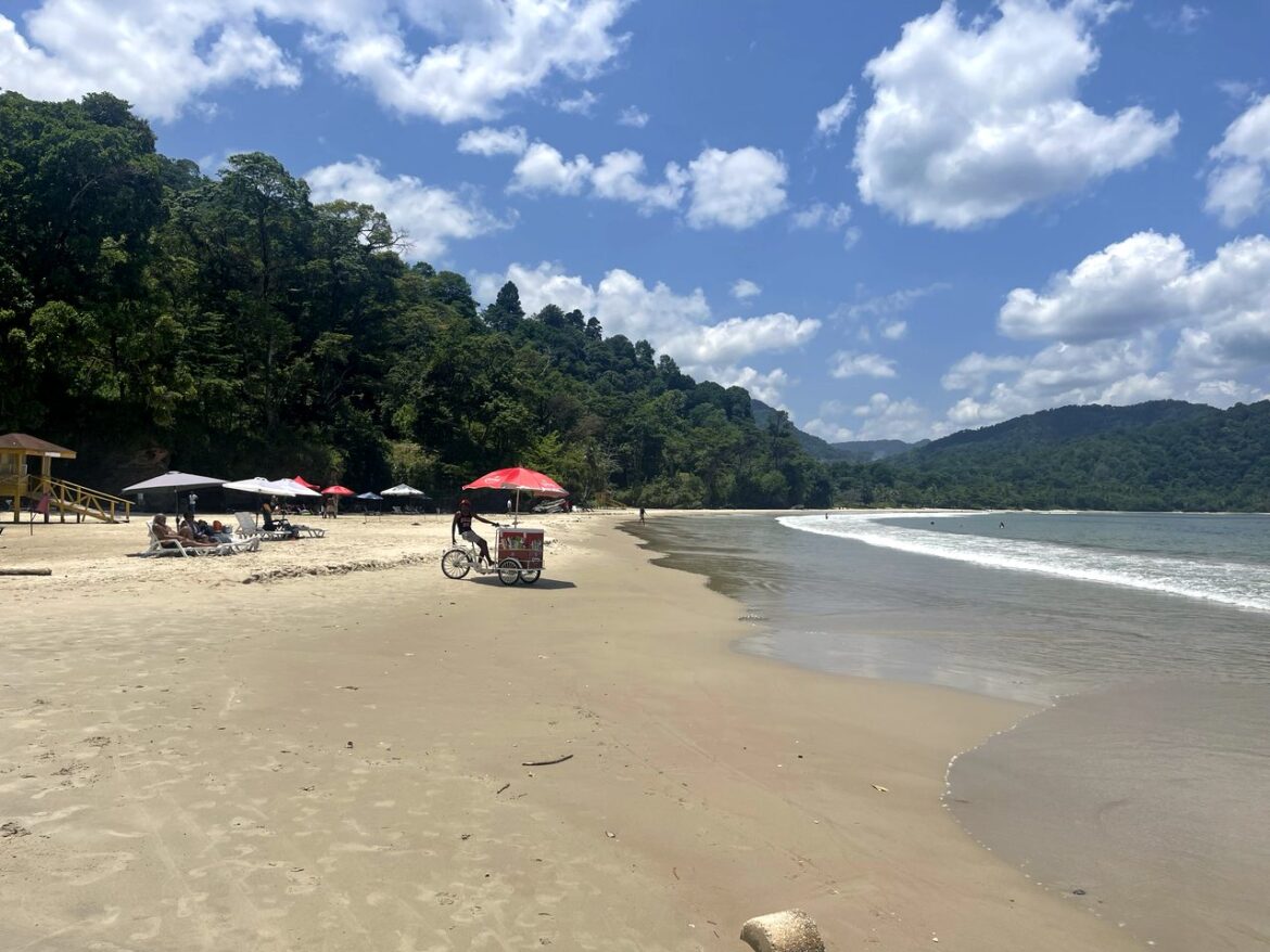 La Cuevas Bay beach