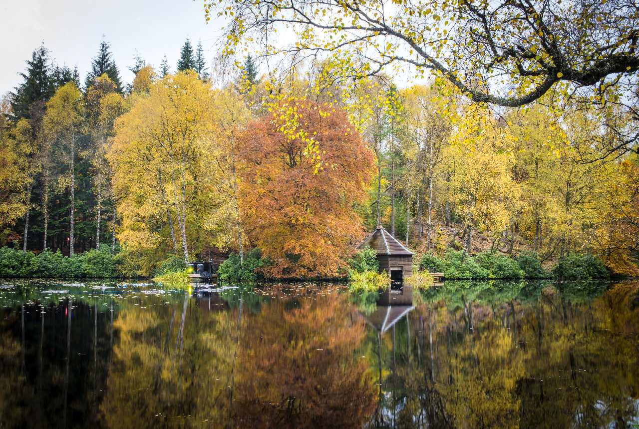 Top 10 Autumn destinations in Britain for spectacle color foliage