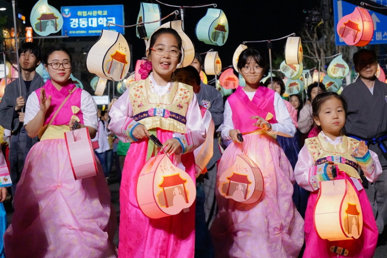 Lotus Lantern Festival - Yeon Deung Hoe