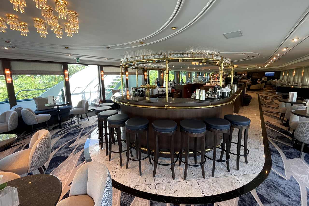 Lounge and Bar on board Thomas Hardy