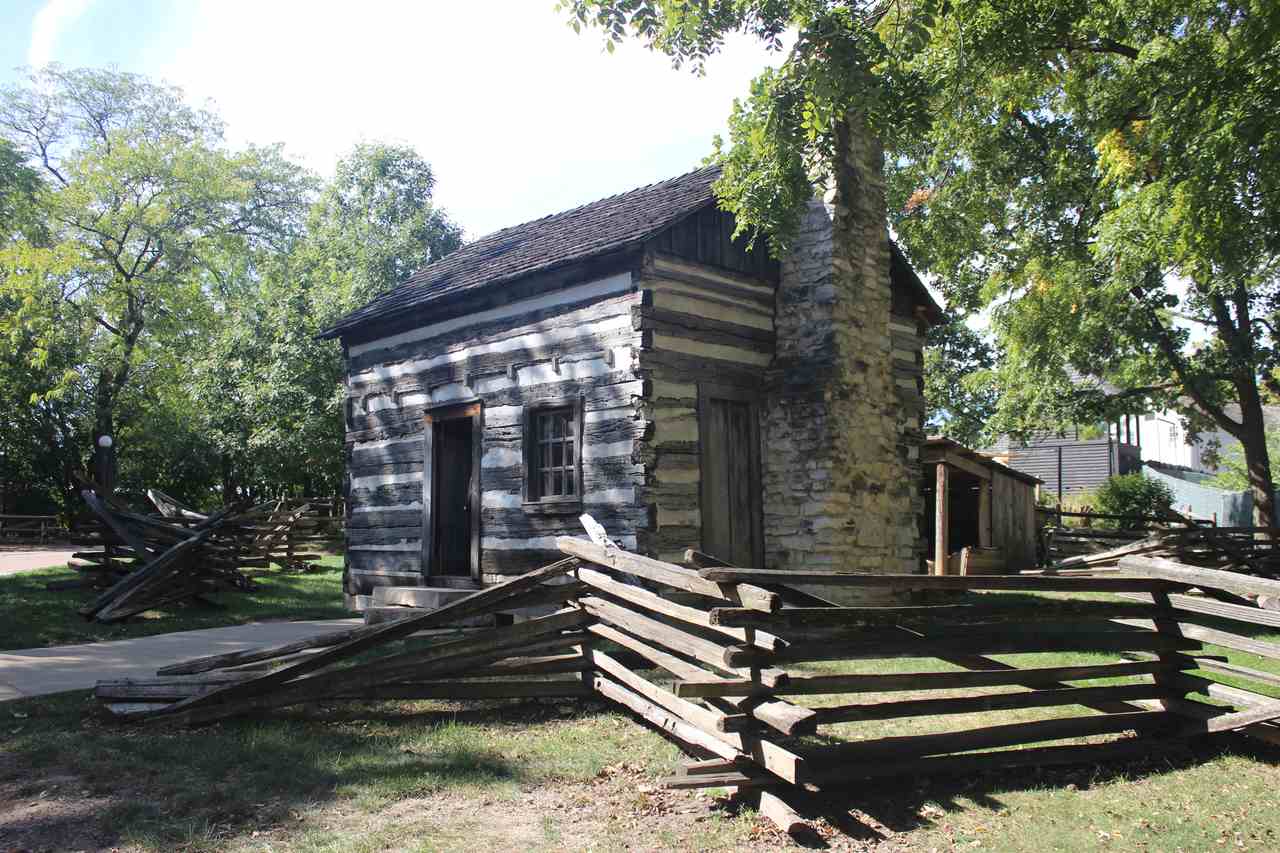 Naper Settlement Log Cabin