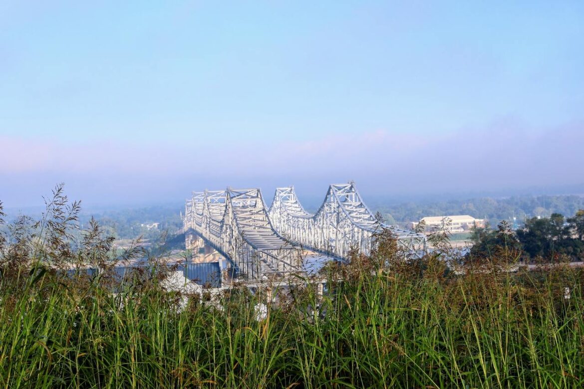 Natchez bridge