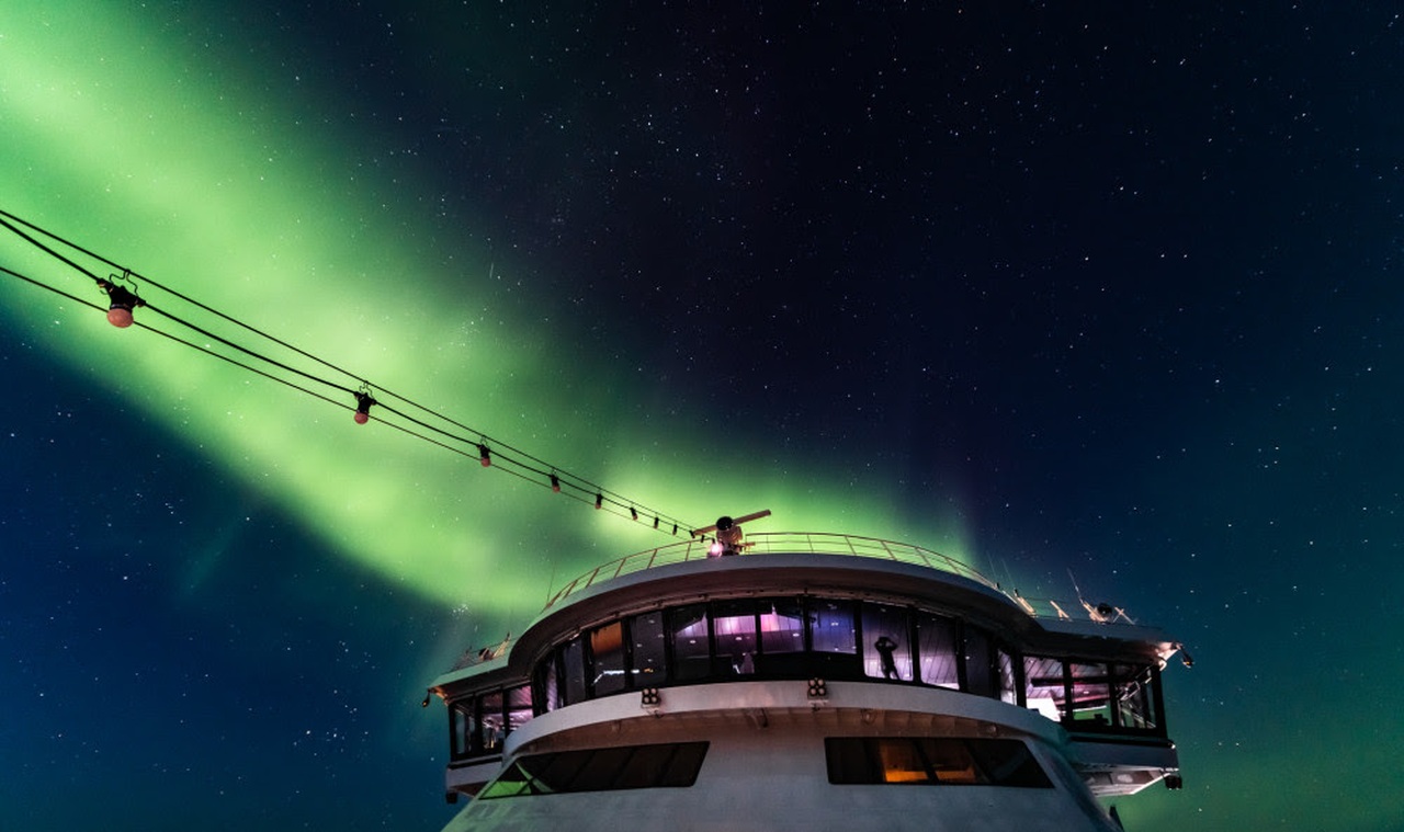 Northern lights over MS Roald Amundsen in the Northwest passagec. KARSTEN 