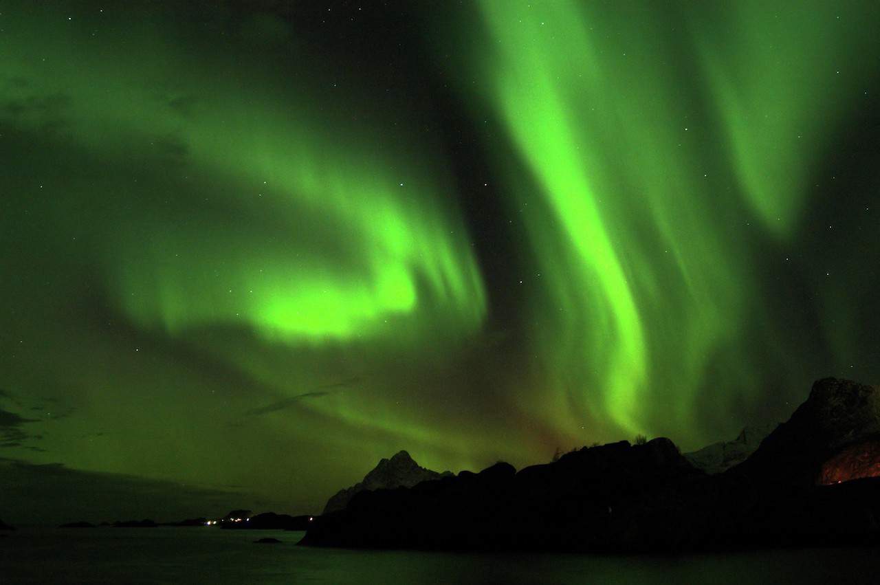 Northern lights over the mountain "Vagakallen" in Lofoten