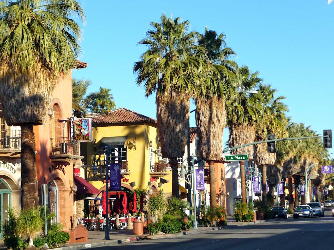 Palm Springs - La Plaza