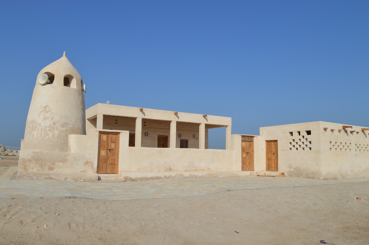 he-abandoned-village-of-Zazirat-Al-Hamra.