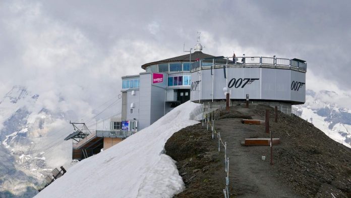Piz Gloria Piz Gloria at the Schilthorn summit