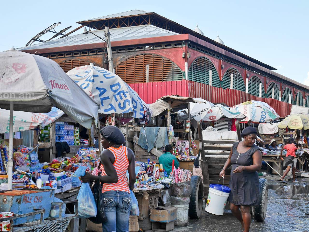 Port au Prince Marche en Fer