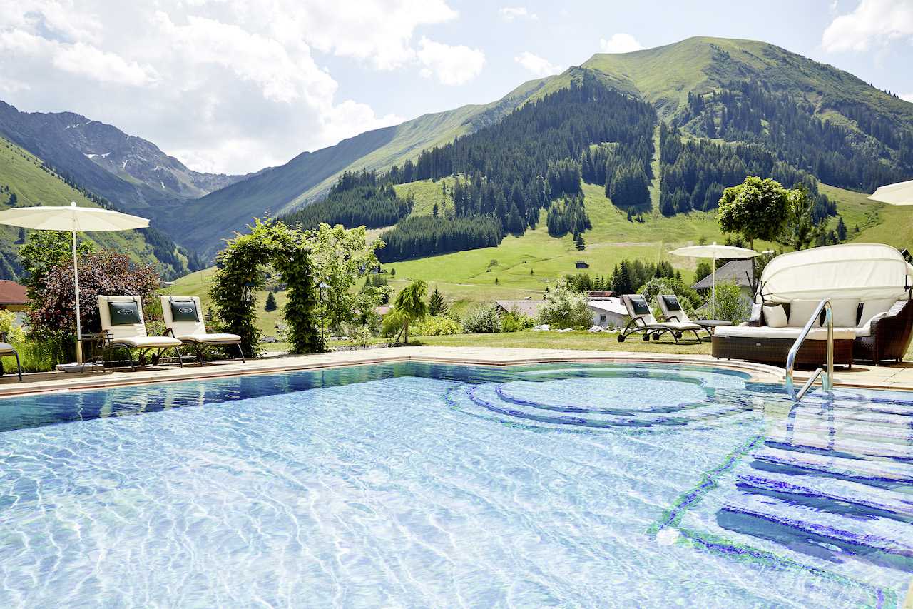 Singer Sporthotel, outdoor pool summer