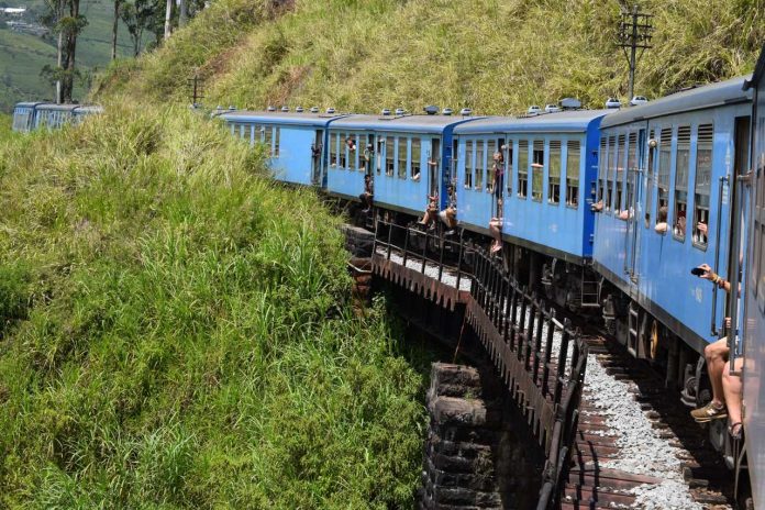 Sri Lanka blue train Kandy to Ella