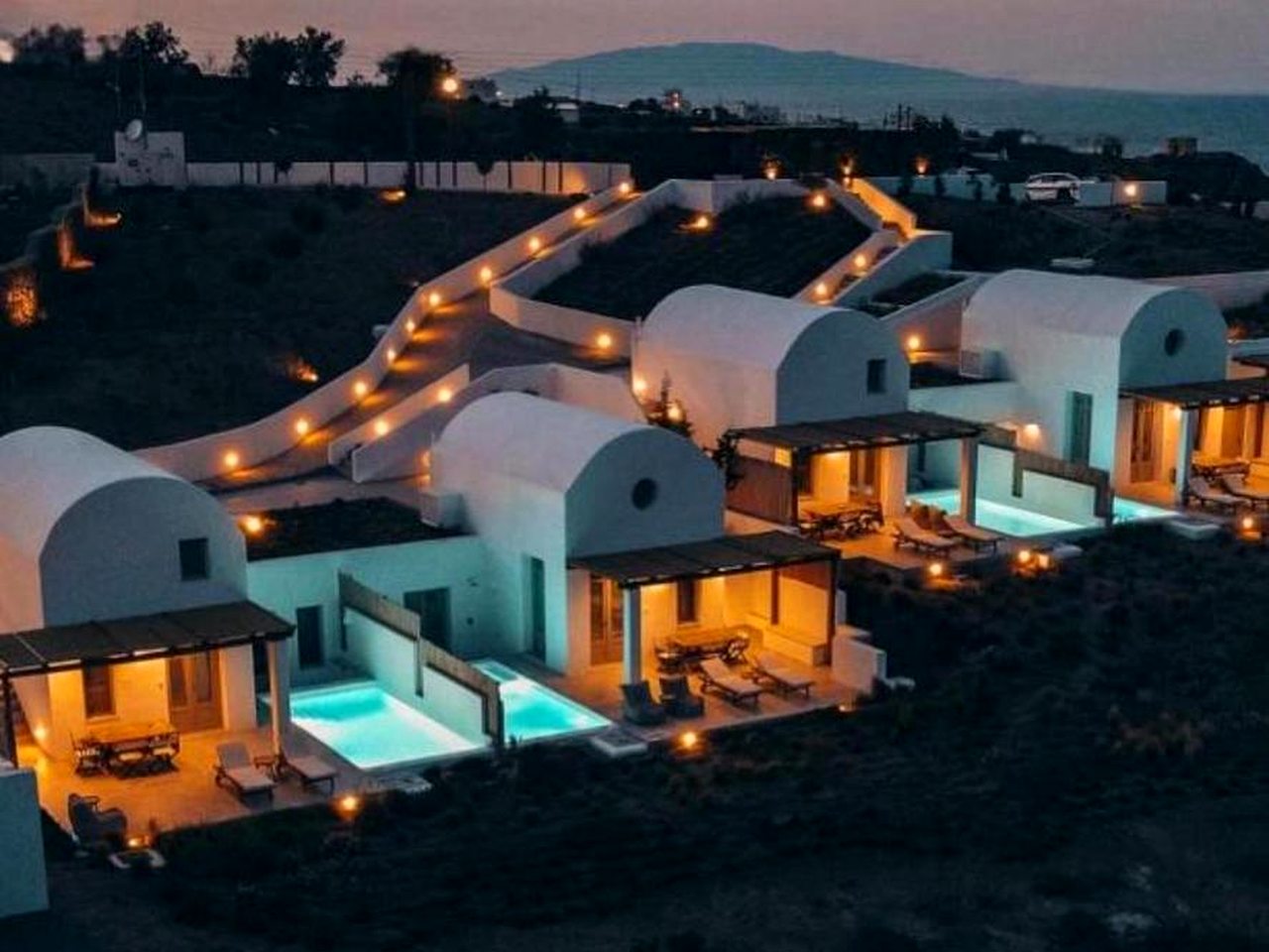 Thimari Lodge, Santorini at night