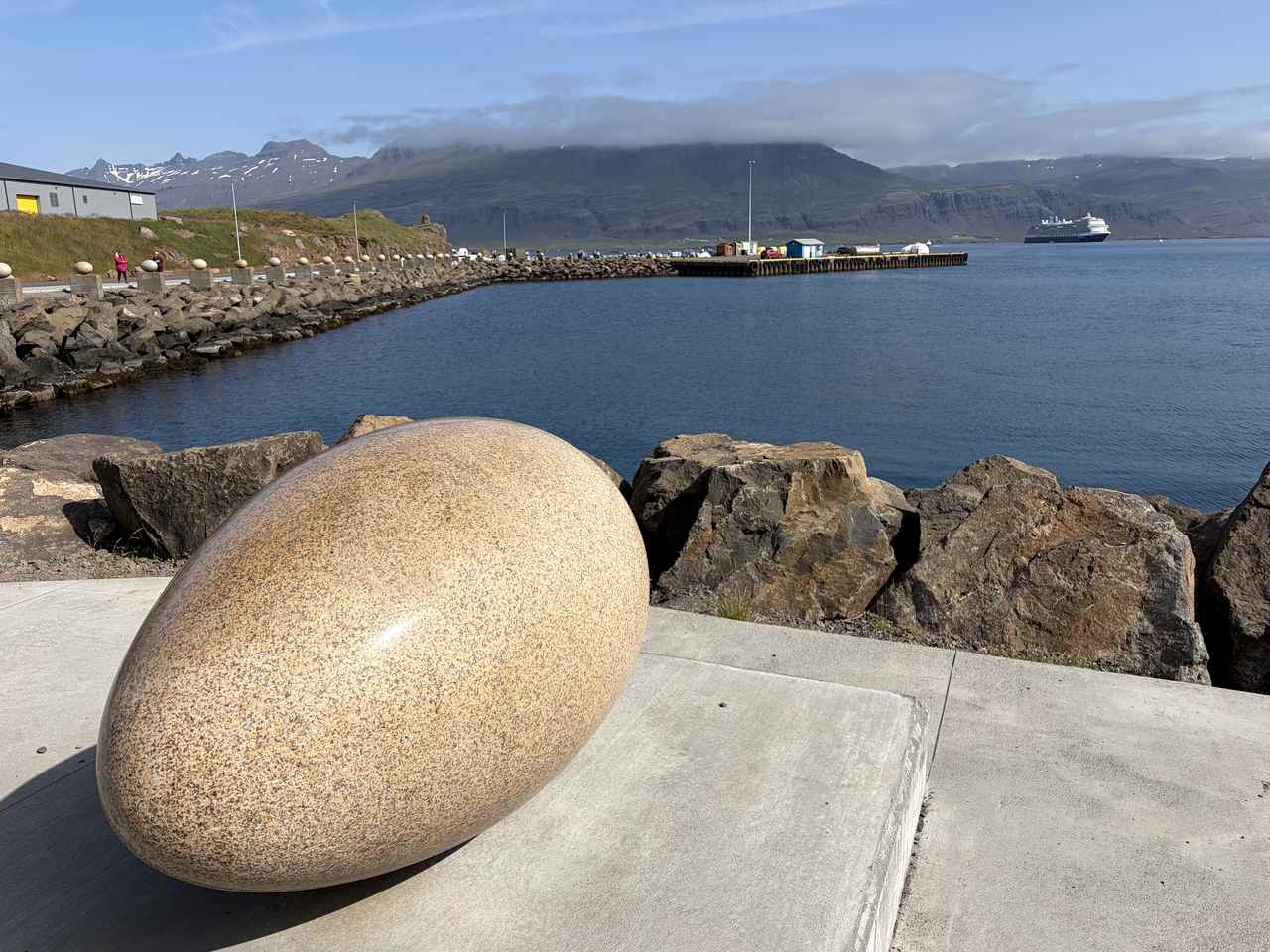 A seven-night itinerary taking in the volcanic landscapes of the North Atlantic and the cosmopolitan vibe of the Scottish capital.
