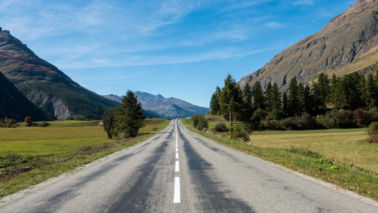 4 amazing European road trips