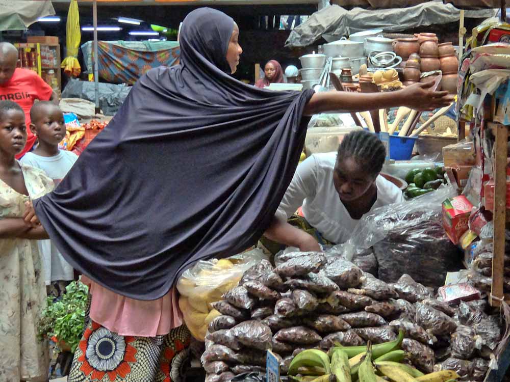 Treichville Market Customer