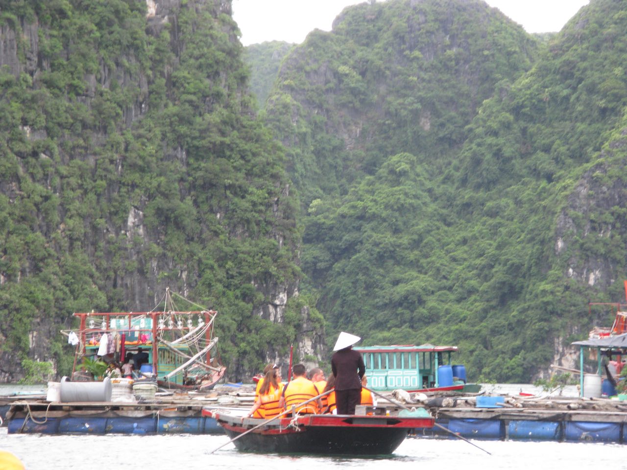 Vietnam - Halong Bay - fishing village