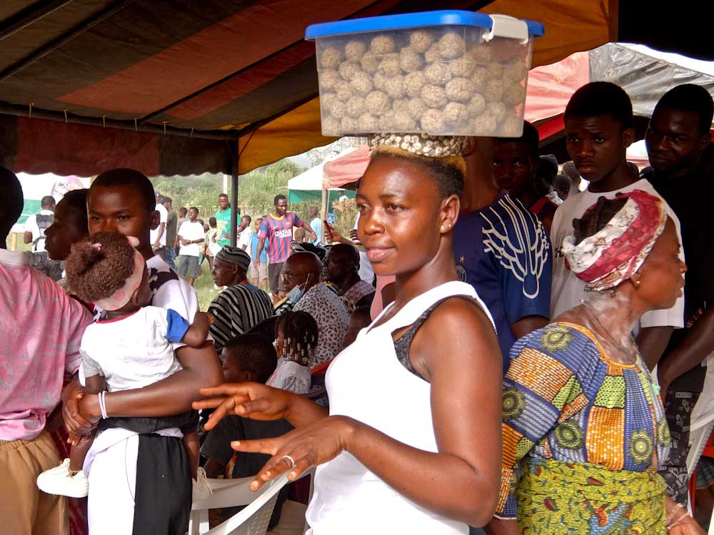Wêhêde Festival Dancing Head