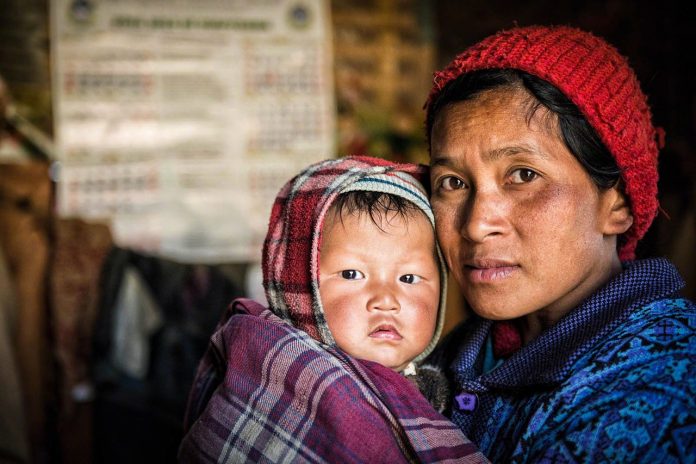 Myanmar - woman and child Myanmar - woman and child