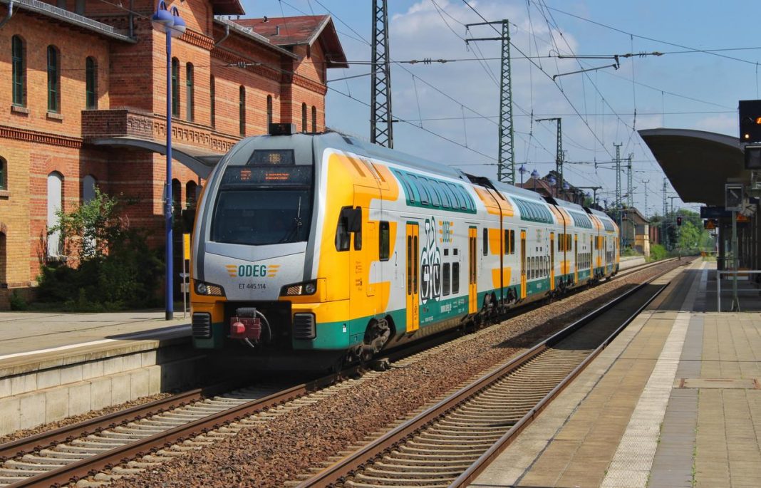 Germany Deutsche Bahn cuts fares by 10 per cent for longdistance rail