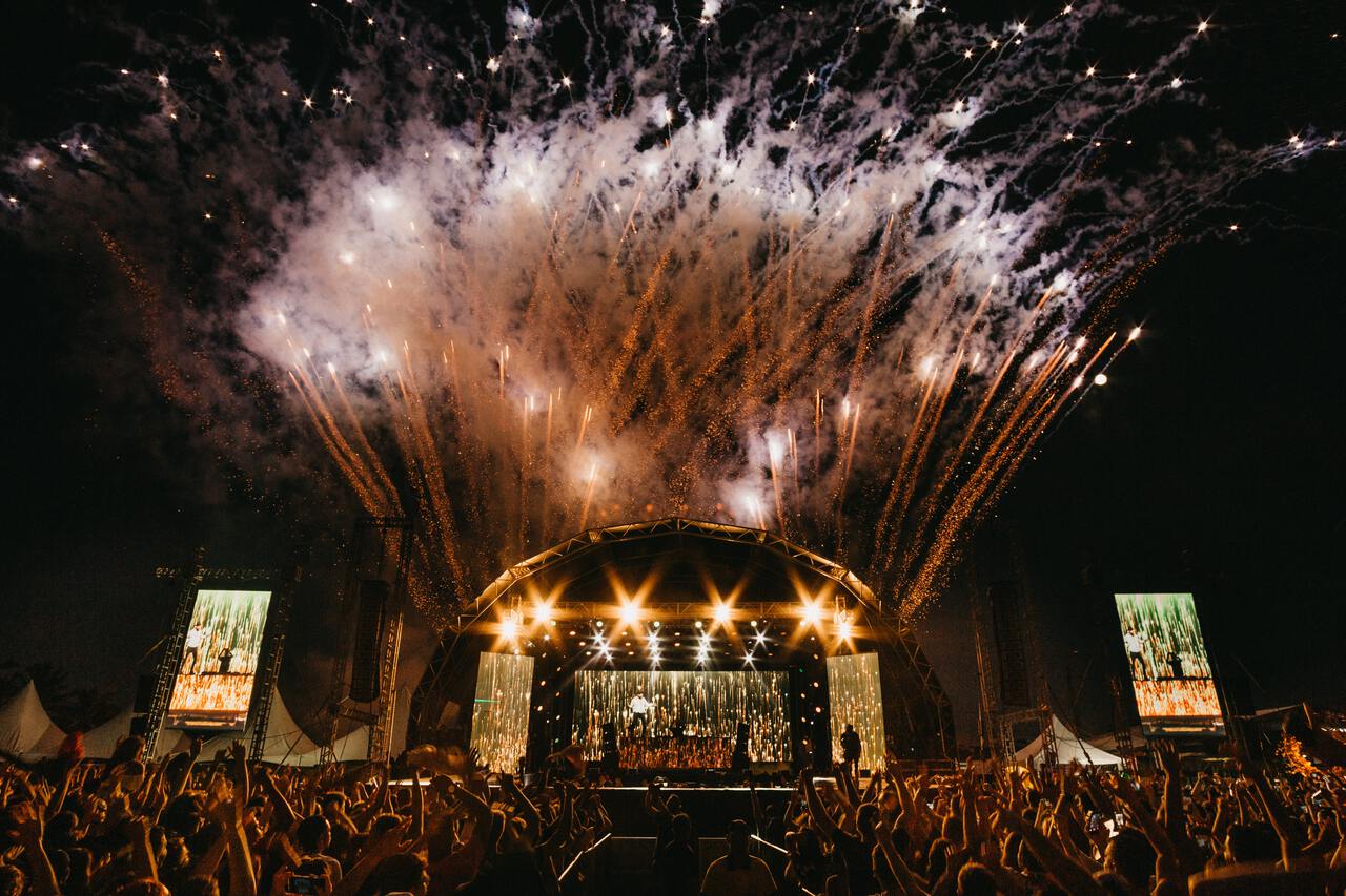 The firecracker showcase in a music festival