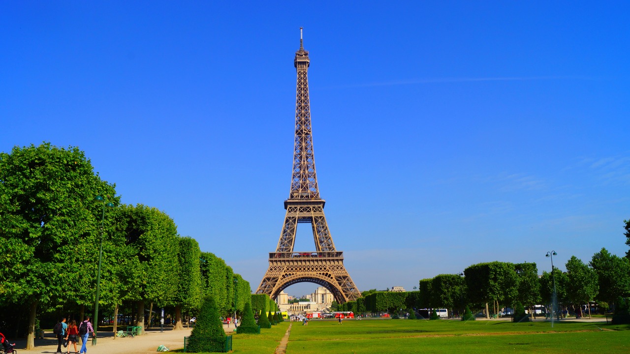 Unlocking the Mystery: Discover the Best Time to Plan Your French Vacation!
