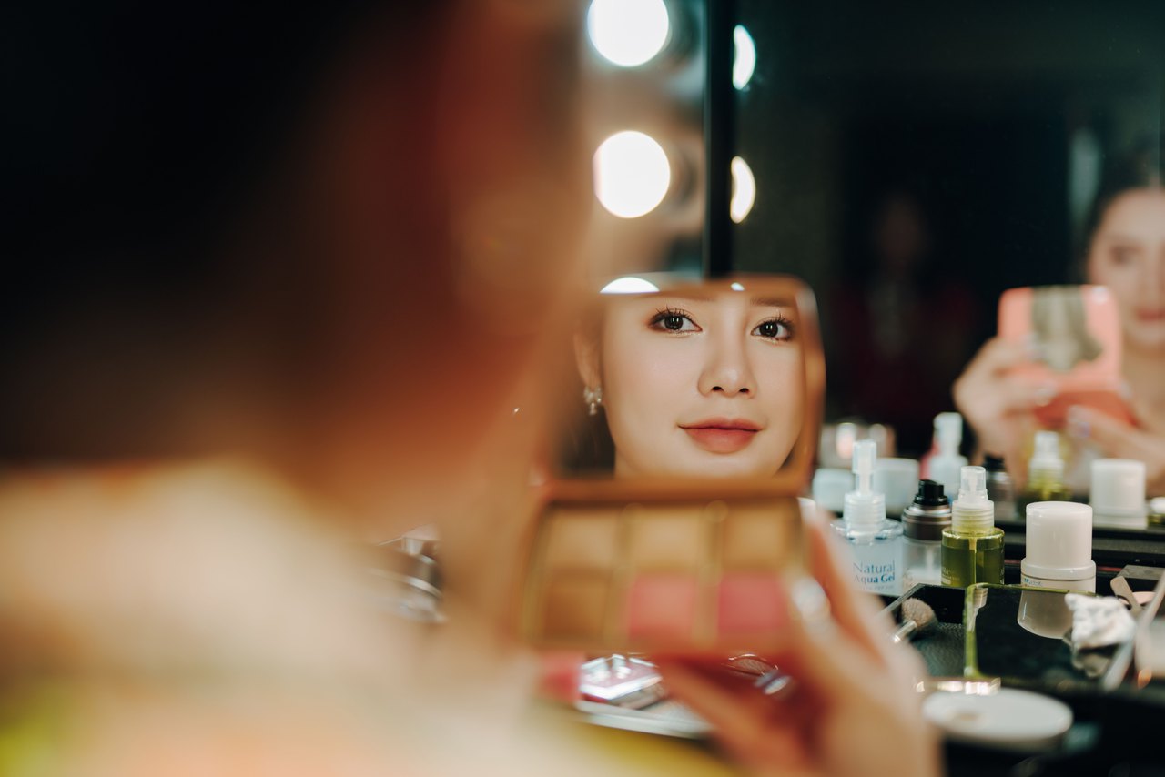 How to simplify your holiday makeup routine