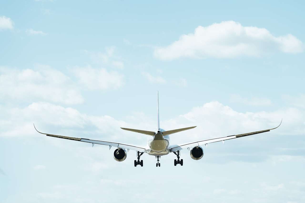 Flights from London to Tokyo: Duration, Airports and Carriers 